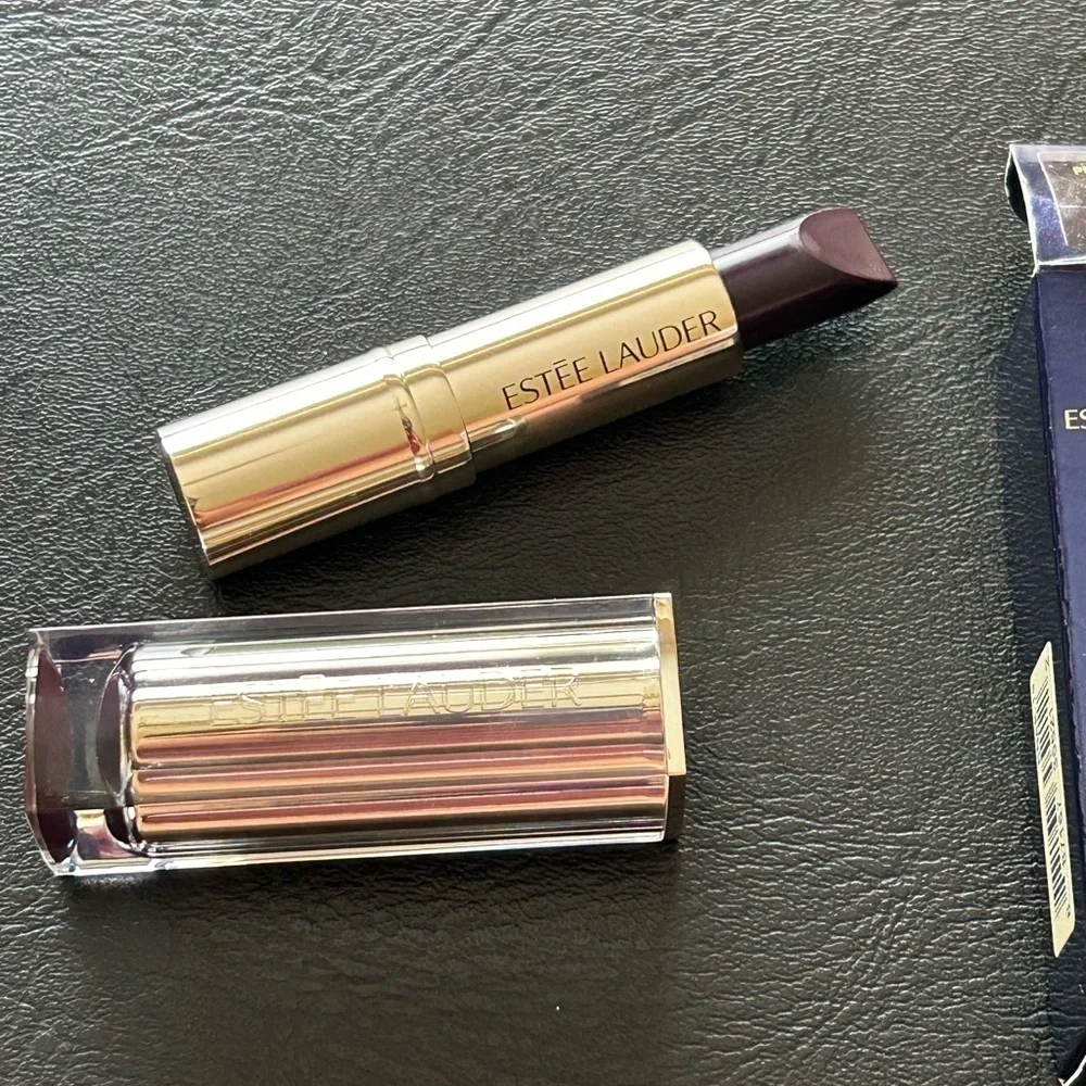 Estée Lauder Pure Color Love LIPSTICK 420 UP BEET (a deep purple matte) BOXED